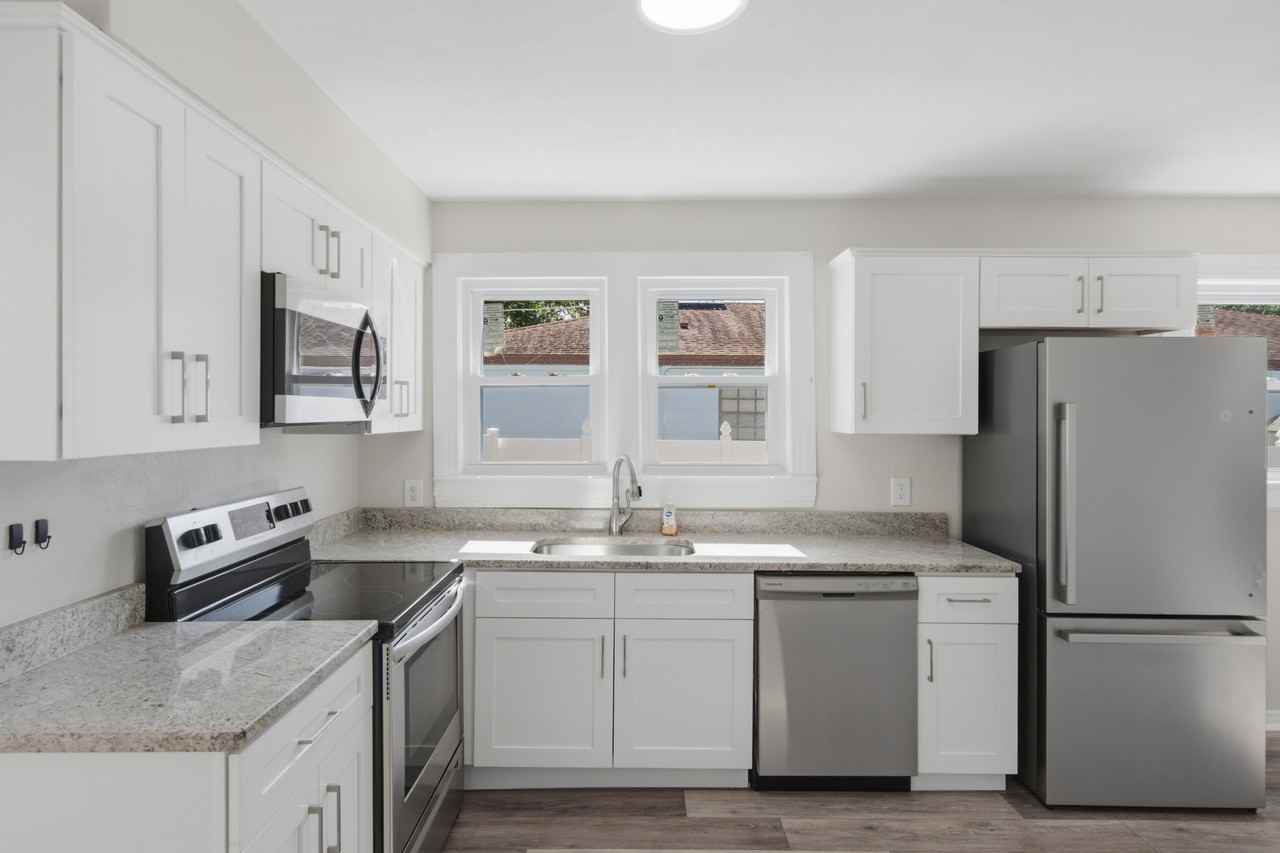 2704 W Leroy St - Photo 6 of 20