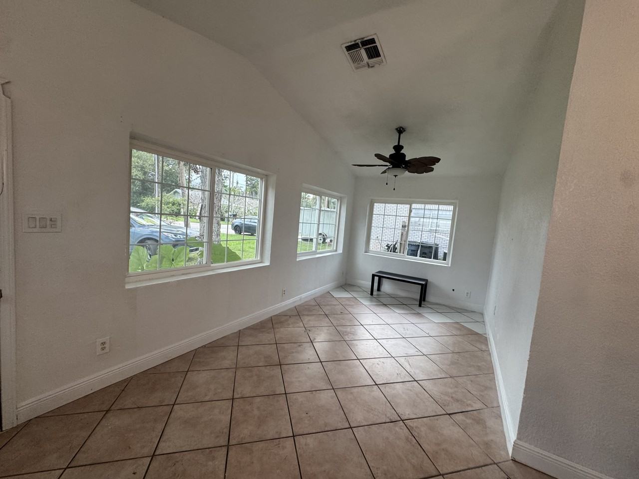 2513 Belmont Ave - Photo 4 of 17