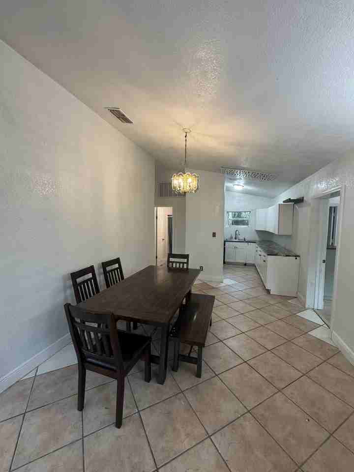 2513 Belmont Ave - Photo 5 of 17
