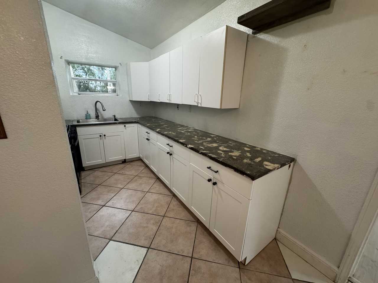 2513 Belmont Ave - Photo 6 of 17