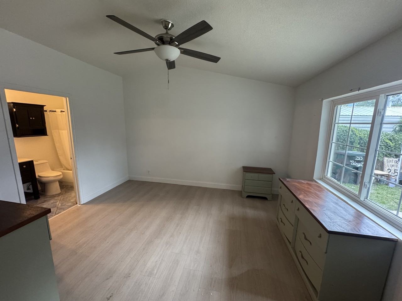 2513 Belmont Ave - Photo 7 of 17