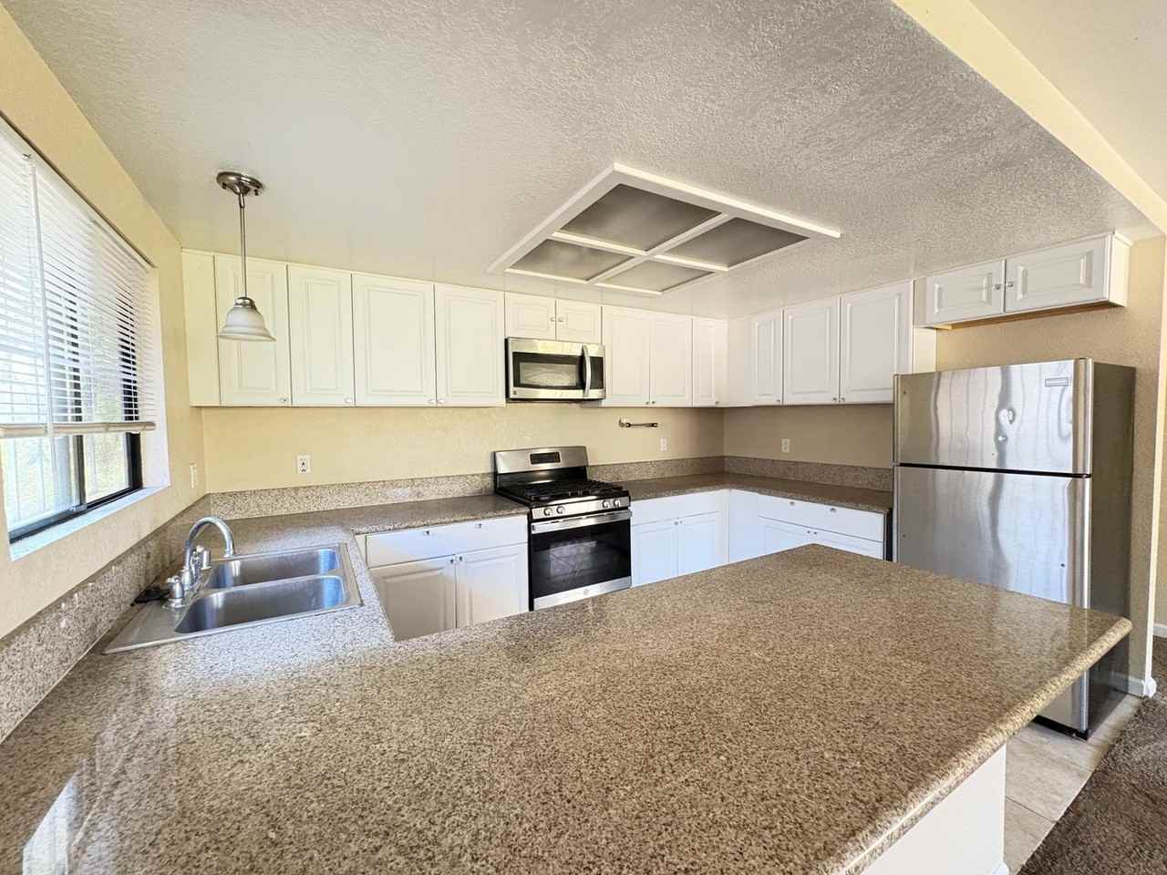 5126 70th St - Photo 4 of 11