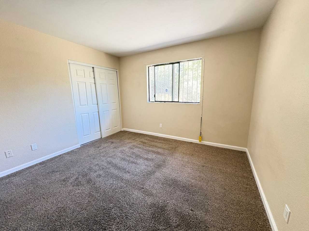 5126 70th St - Photo 6 of 11