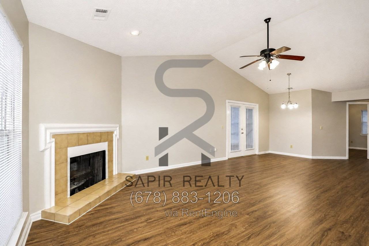 1038 Kennesborough Rd Nw - Photo 4 of 17