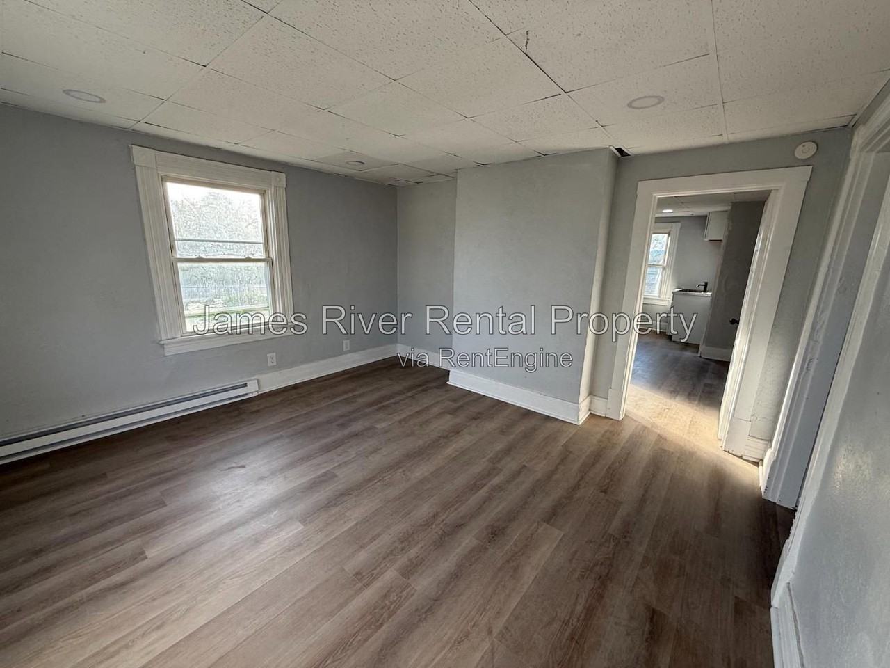 1009 4th St #4 - Photo 5 of 11