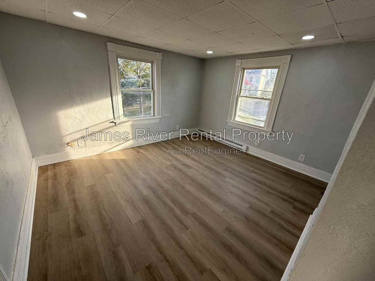 1009 4th St #4 - Photo 6 of 11