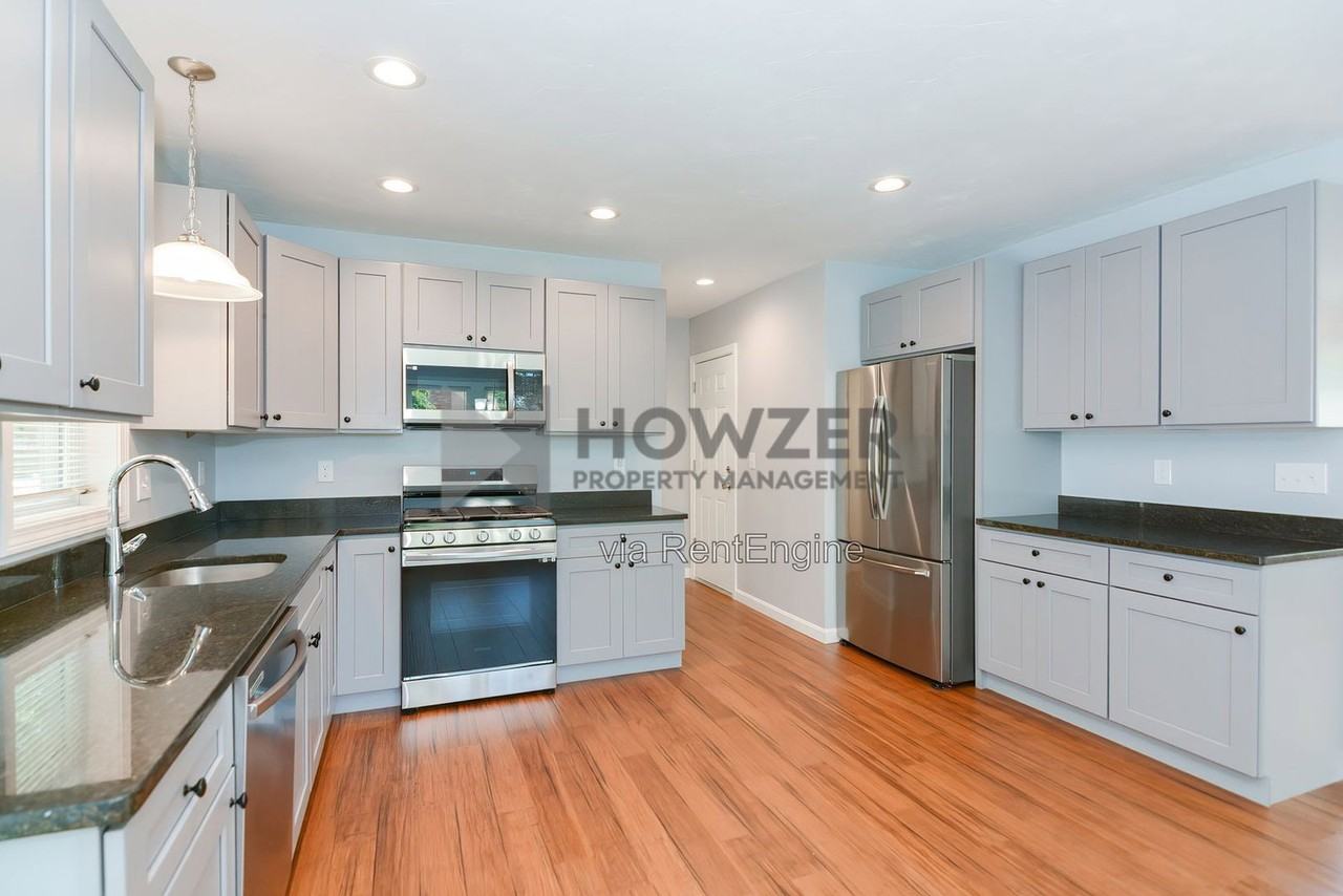4 Johnson St #A - Photo 2 of 26
