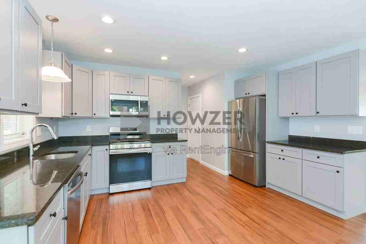 4 Johnson St #A - Photo 4 of 26