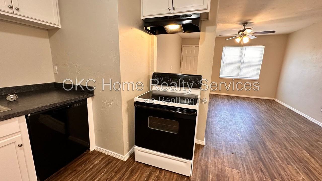 1625 E Hill St - Photo 5 of 17
