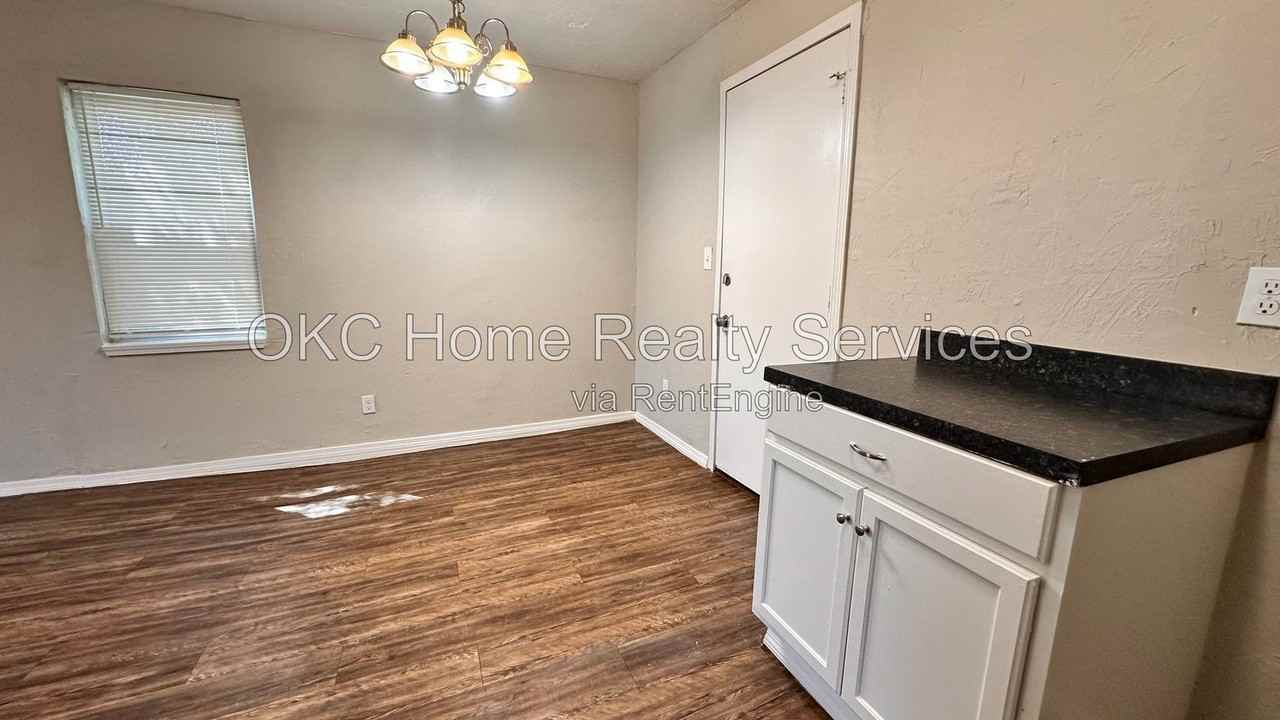 1625 E Hill St - Photo 7 of 17