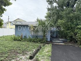1661 27th Ave N #1 - Photo 1 of 1