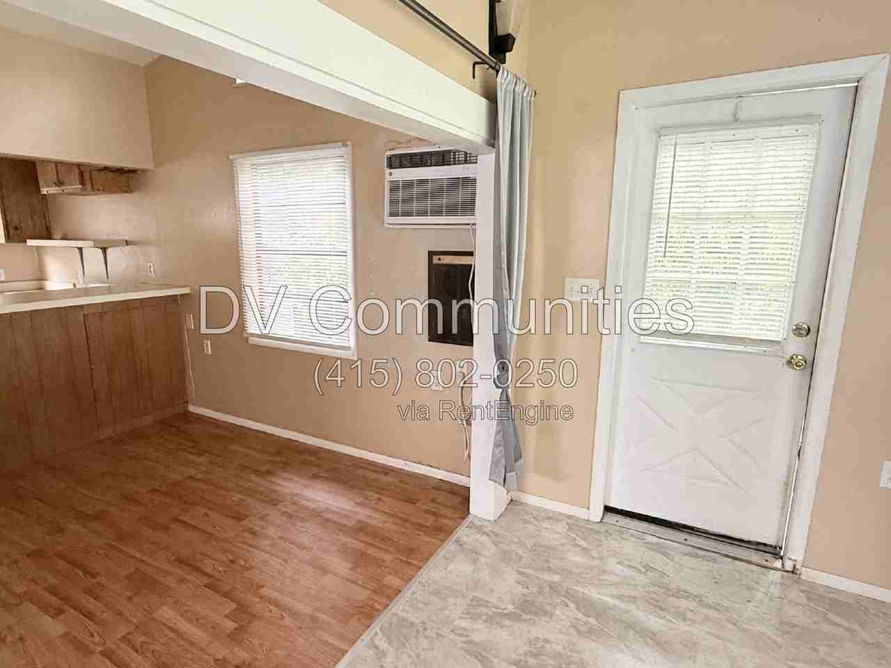 1661 27th Ave N #1 - Photo 4 of 26