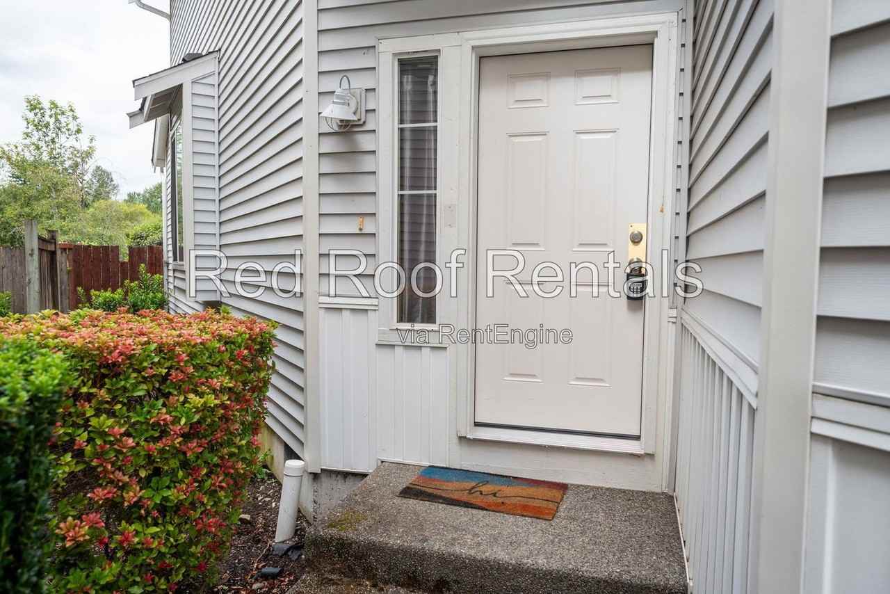 12718 64th Ave E - Photo 4 of 38
