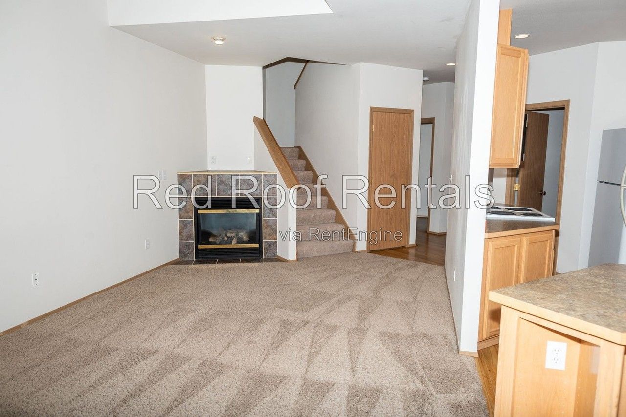 12718 64th Ave E - Photo 7 of 38