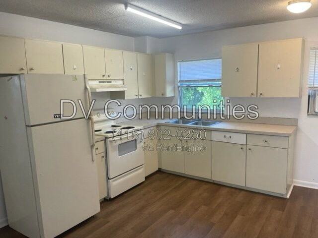3800 18th Ave S #4 - Photo 3 of 12
