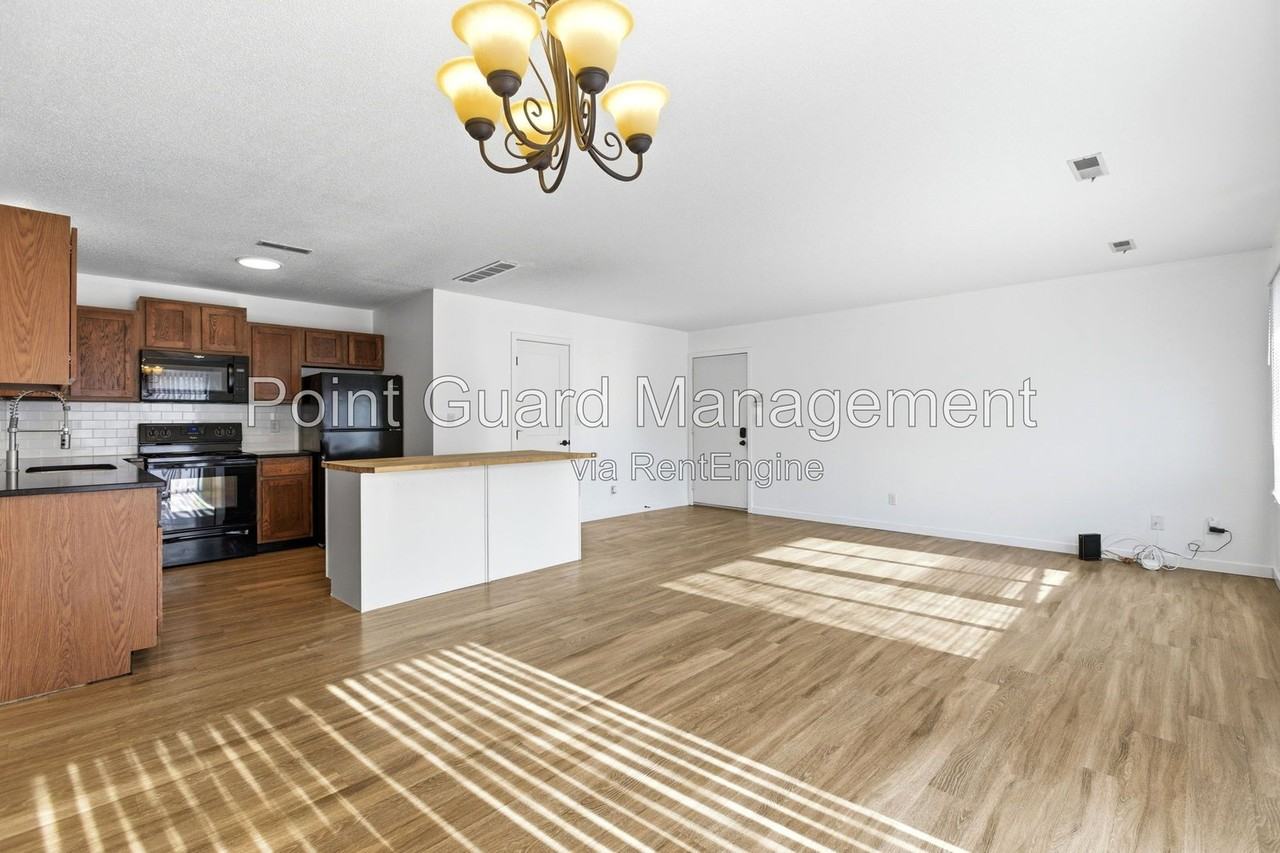 133 E Twin Oaks Rd