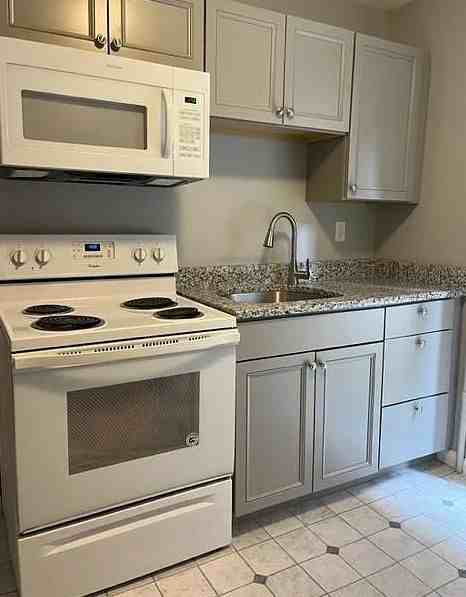 613 N Plum St #1 - Photo 4 of 10