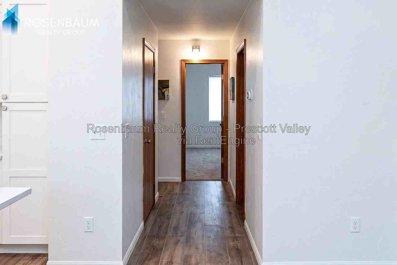1899 Timber Pt E - Photo 4 of 15