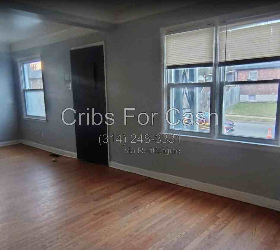 6404 Myron Ave - Photo 3 of 7