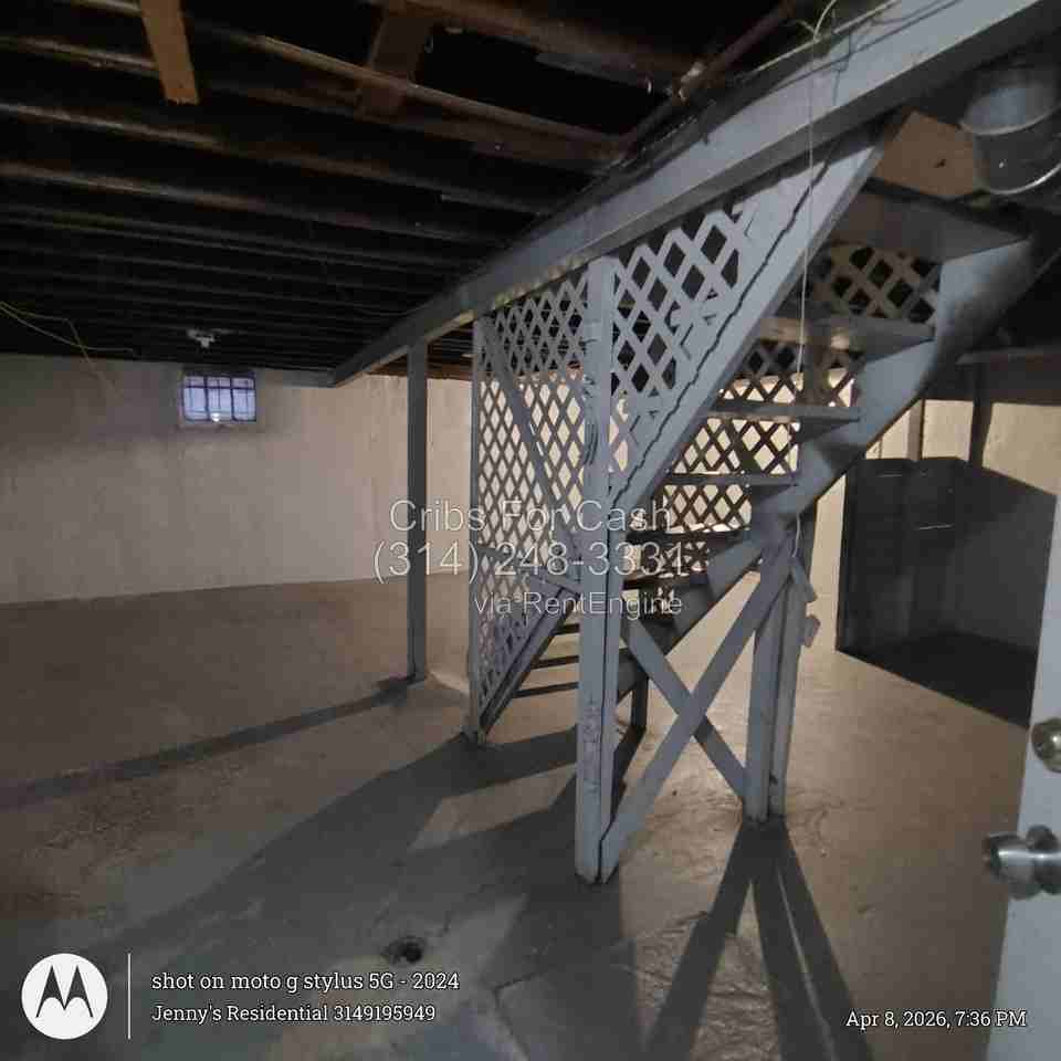 6404 Myron Ave - Photo 4 of 7