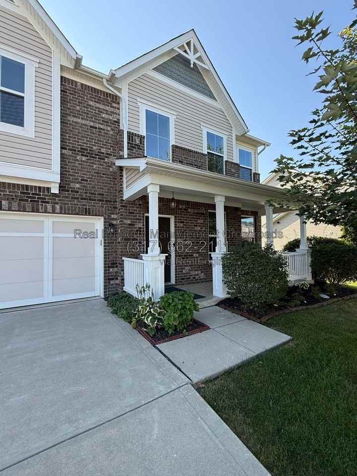 7713 Eagle Point Cir - Photo 2 of 50
