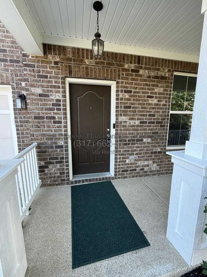 7713 Eagle Point Cir - Photo 3 of 50