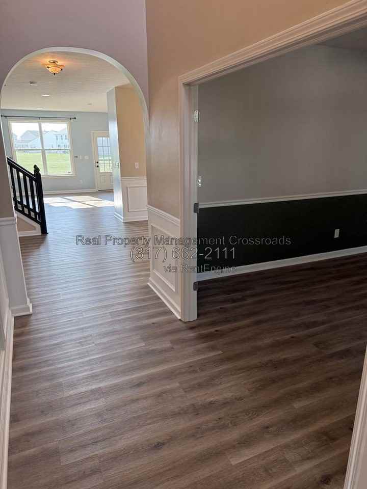 7713 Eagle Point Cir - Photo 4 of 50