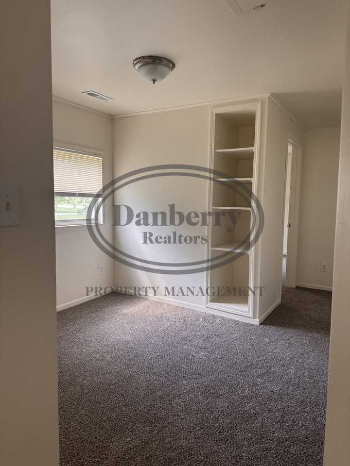 118 N King Rd - Photo 6 of 14