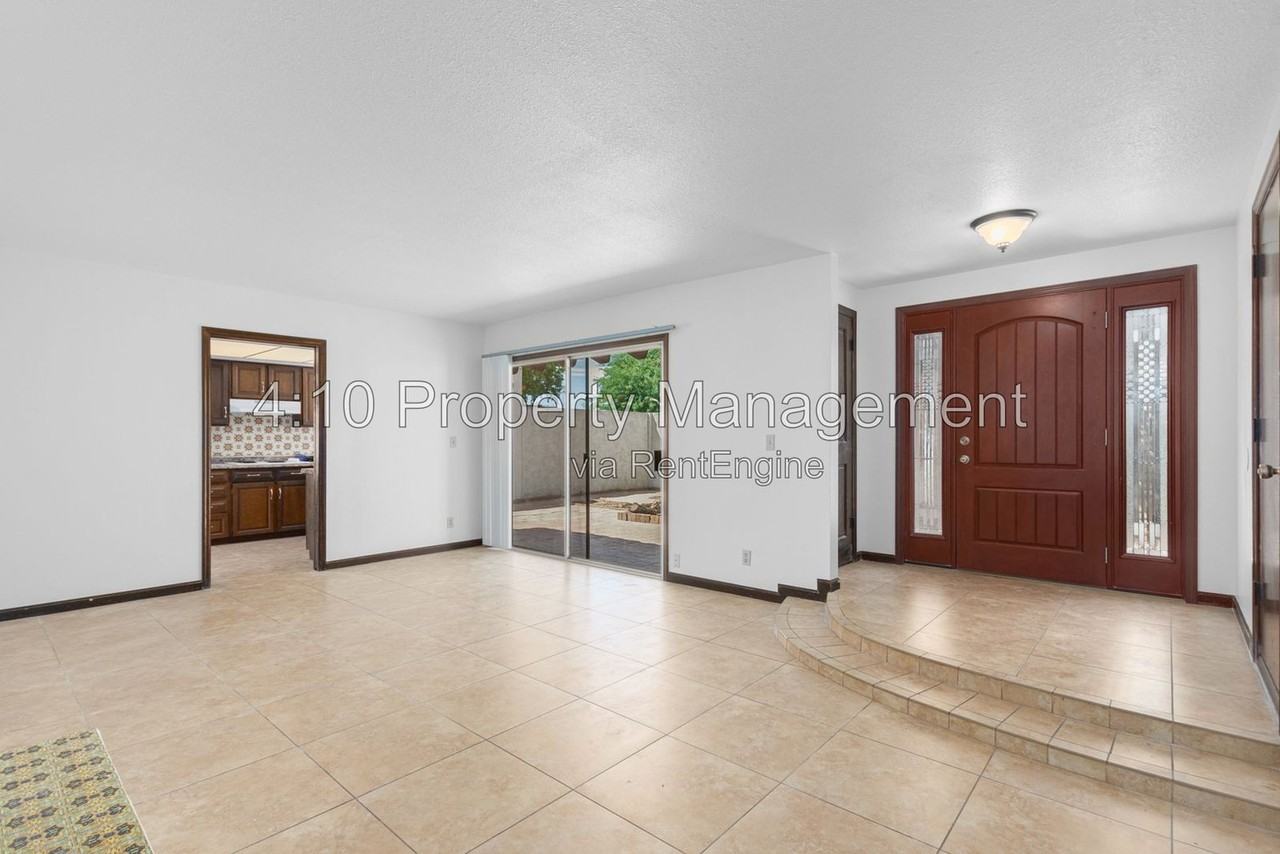 2063 E Aspen Dr - Photo 4 of 27