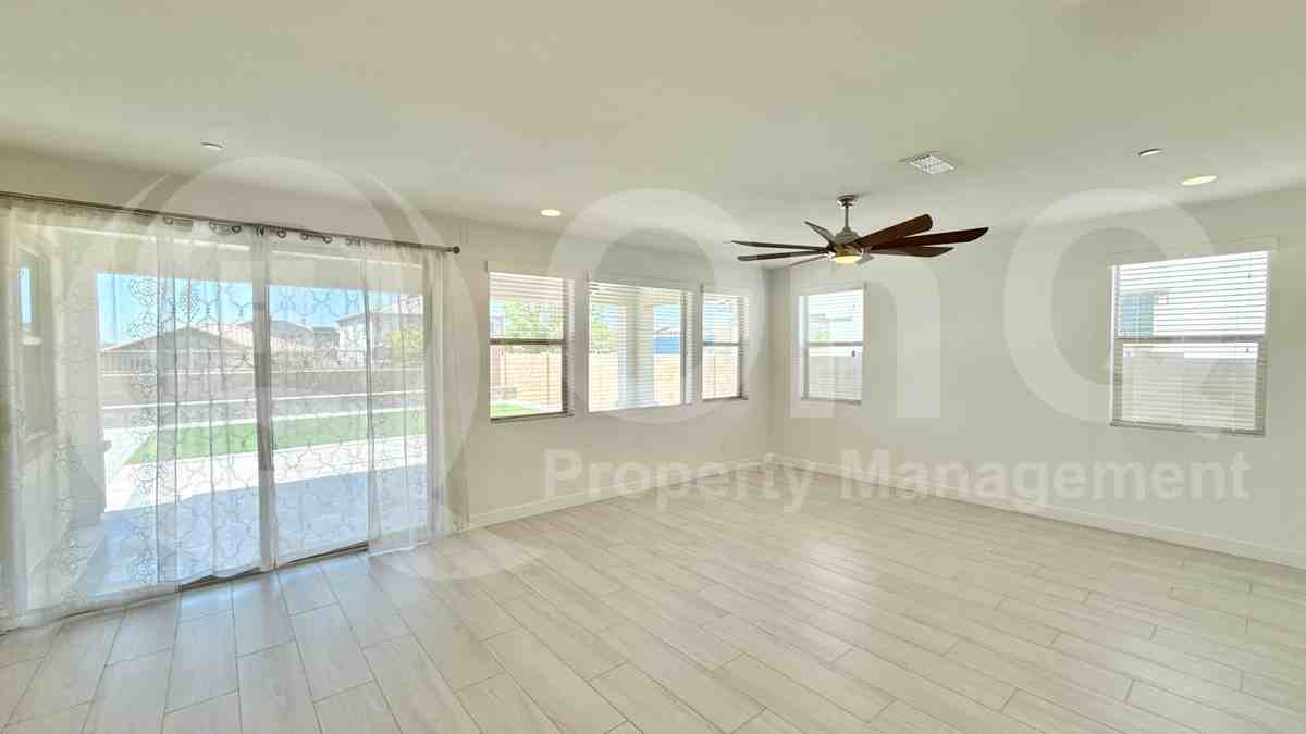 26782 N 70th Ave - Photo 3 of 32