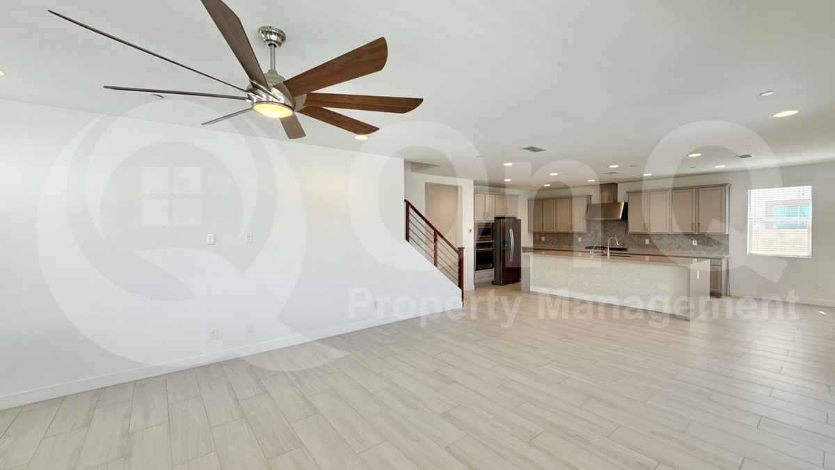 26782 N 70th Ave - Photo 4 of 32