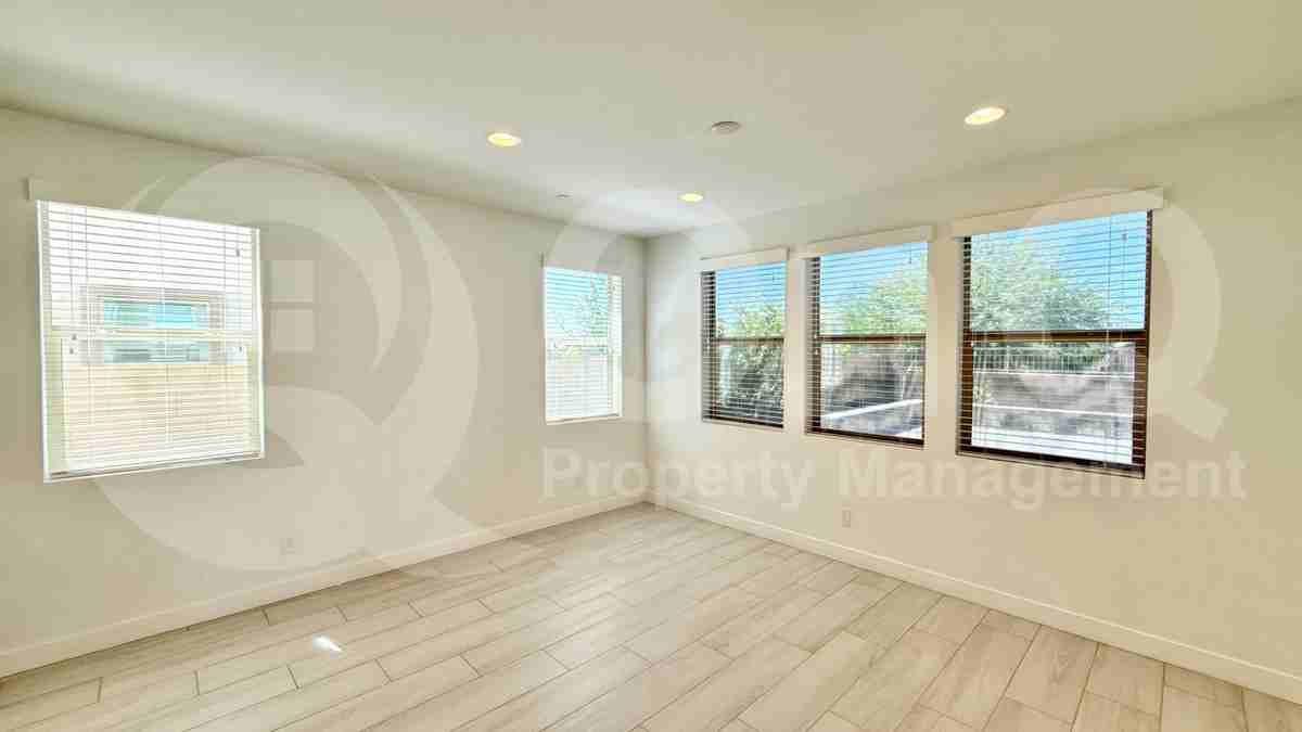 26782 N 70th Ave - Photo 5 of 32