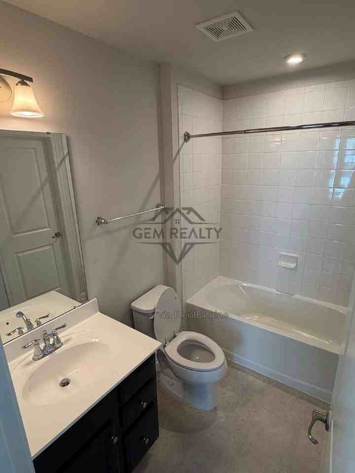 501 Rolling Valley Dr - Photo 6 of 33