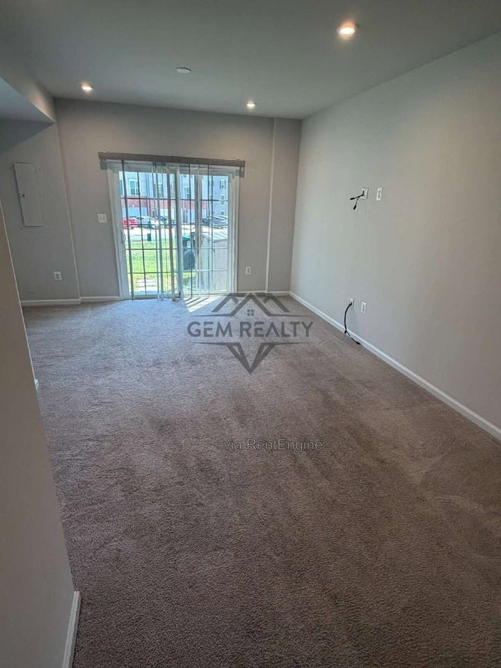 501 Rolling Valley Dr - Photo 7 of 33