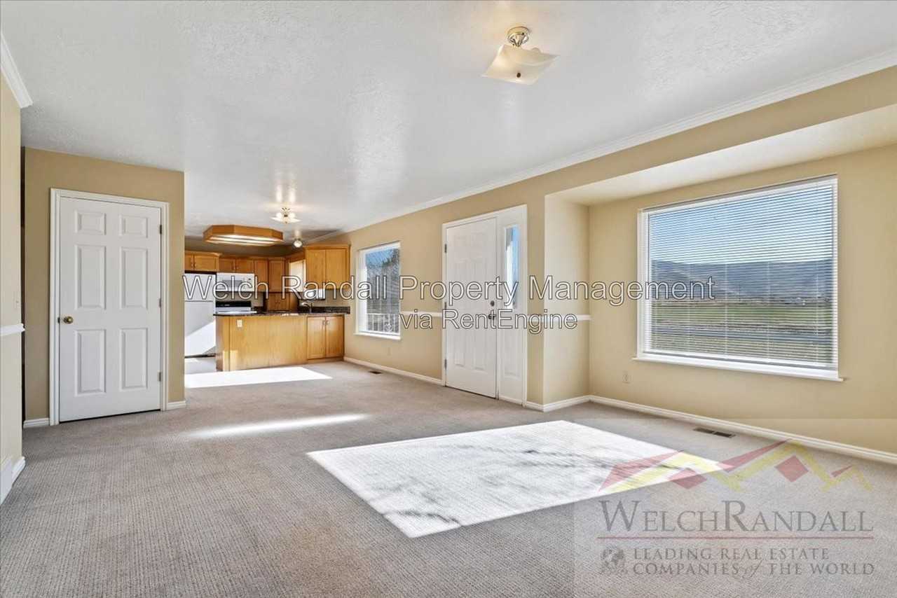 1510 W 1200 S - Photo 6 of 36