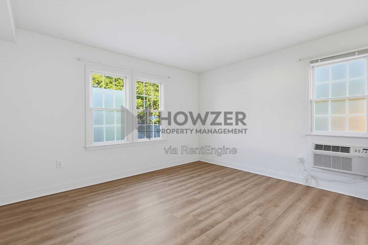 50 Yarmouth Rd #D4 - Photo 6 of 20