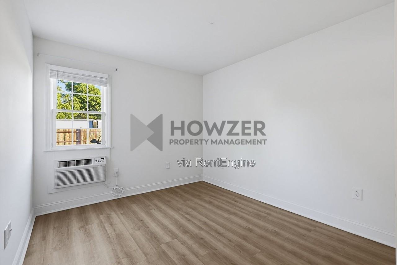 50 Yarmouth Rd #D4 - Photo 7 of 20