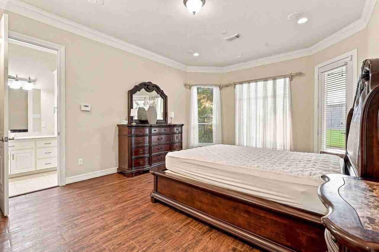 1726 Parklake Village Drive - Photo 7 of 27
