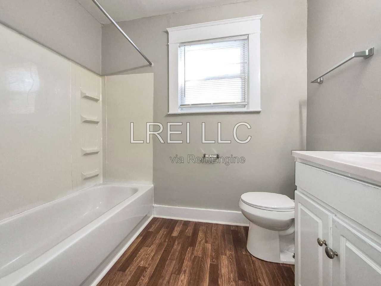 311 S 38th St - Photo 5 of 18