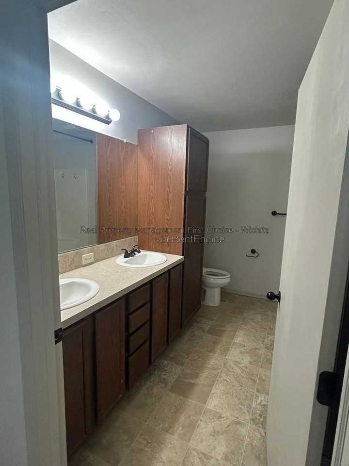 1419 E Alise St - Photo 3 of 13