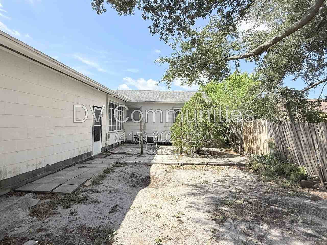 4935 Emerson Ave S - Photo 7 of 26