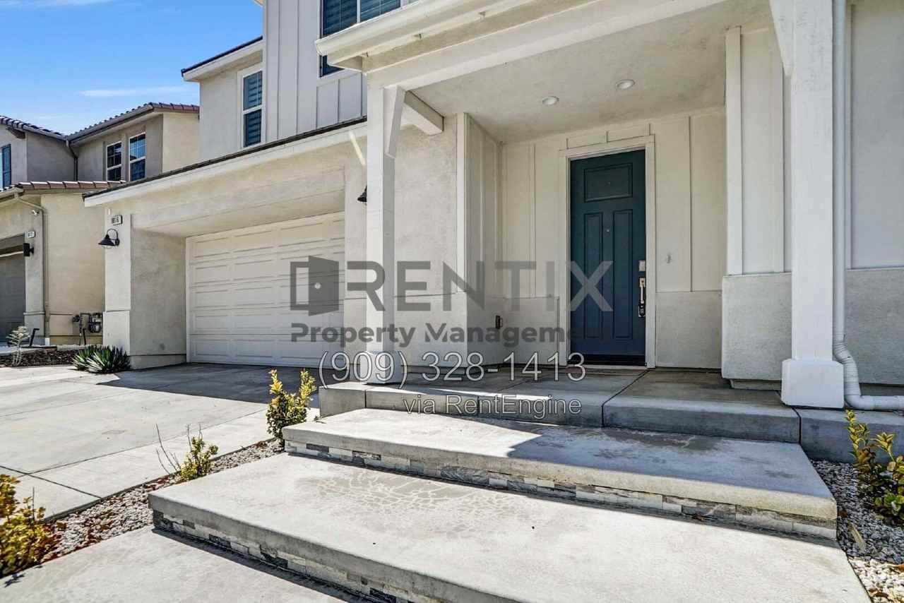 18116 Hedgerow Way - Photo 2 of 30
