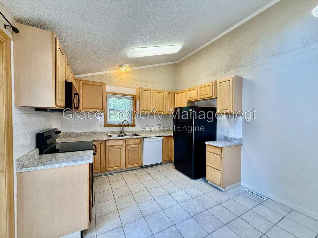 405 S 28th Ln - Photo 5 of 18