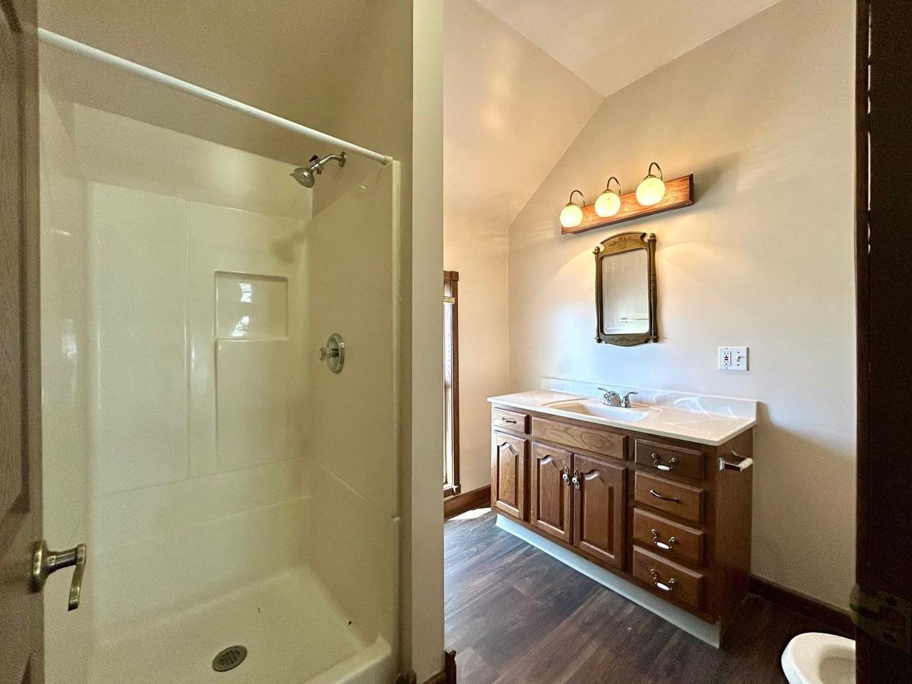 1633 Peck St #2 - Photo 5 of 11
