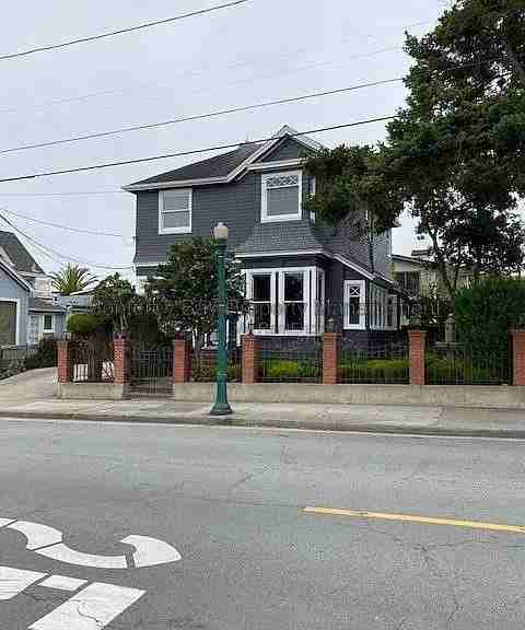 405 Forest Ave - Photo 2 of 15