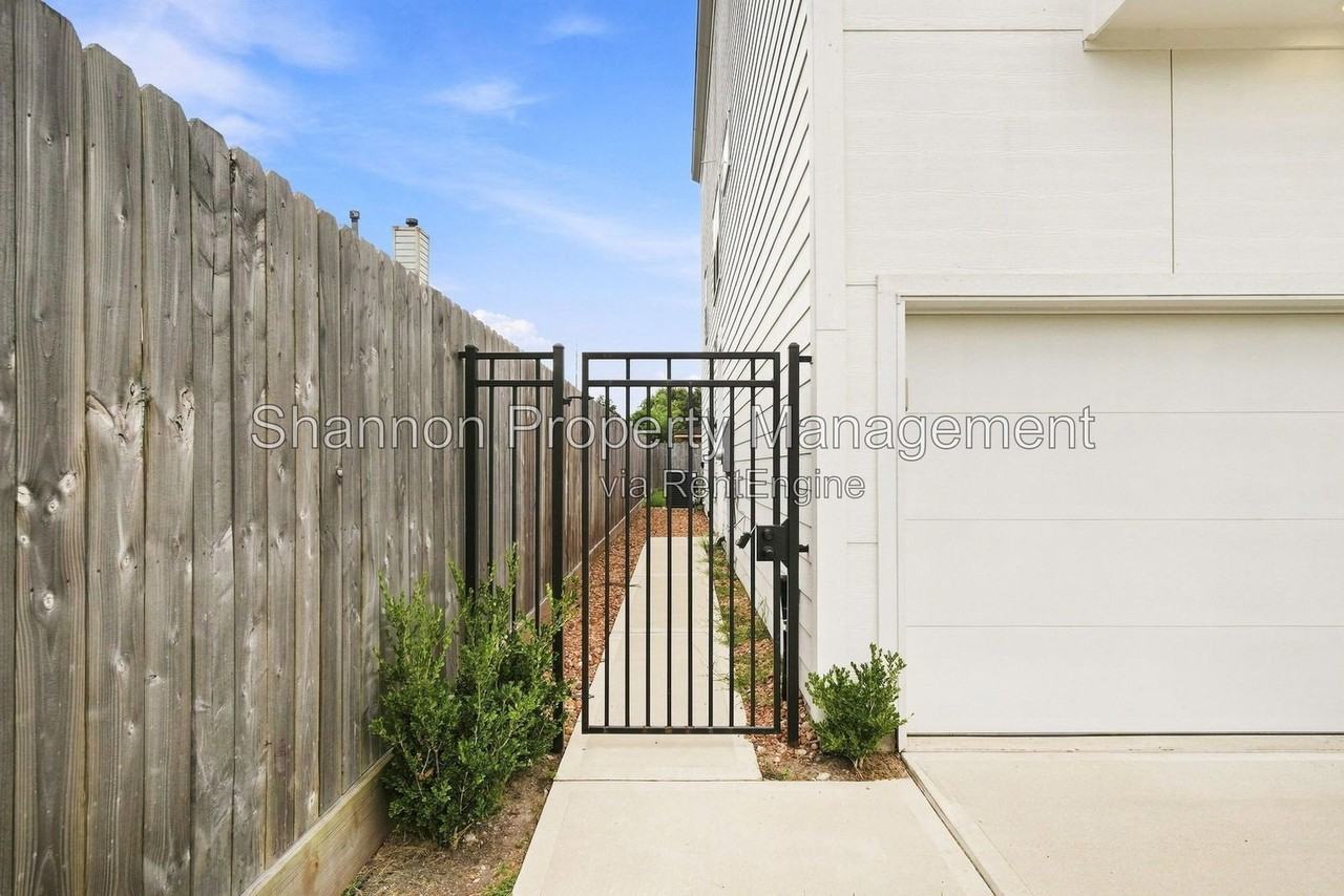 3542 Amos St #F - Photo 5 of 45