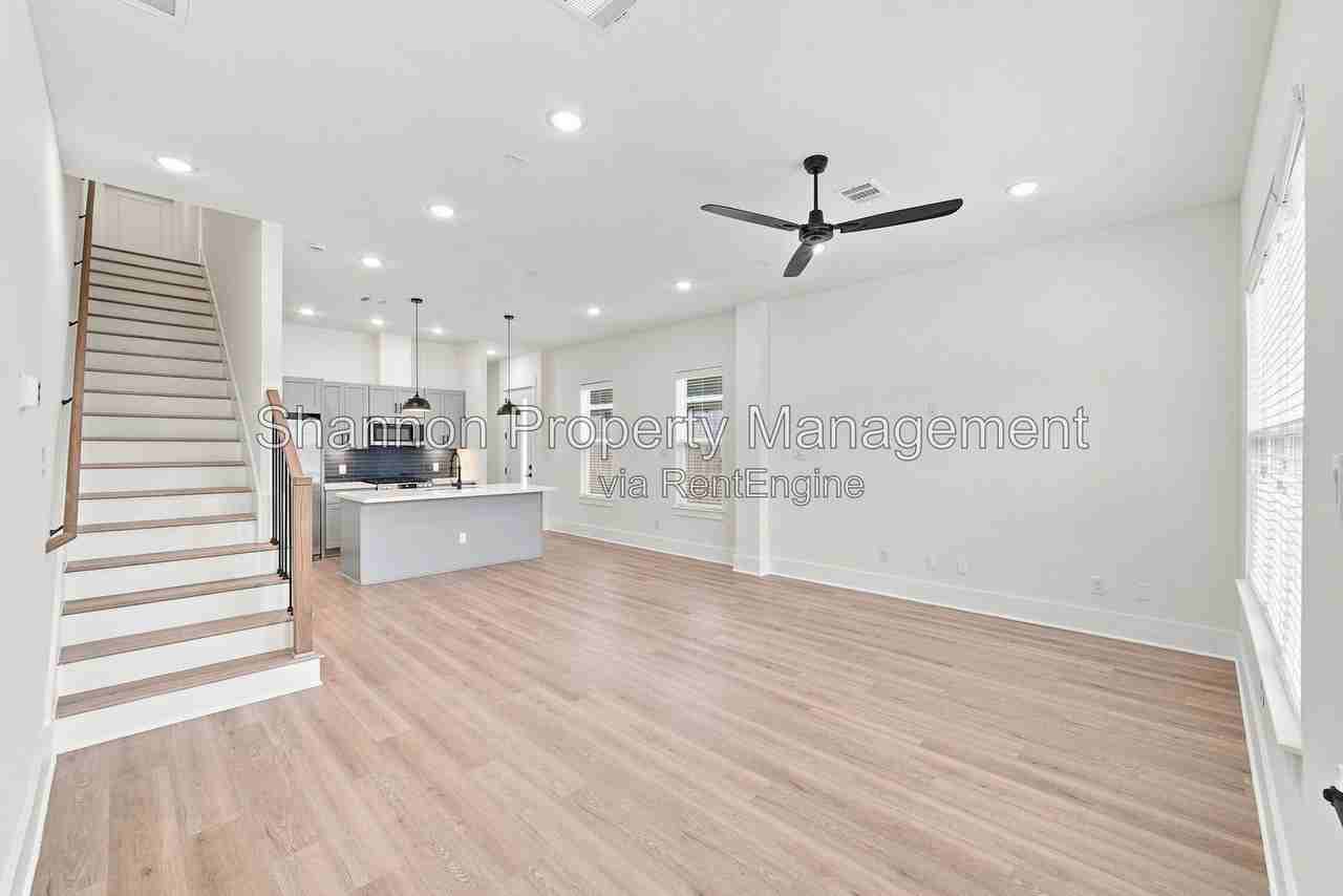 3542 Amos St #F - Photo 7 of 45