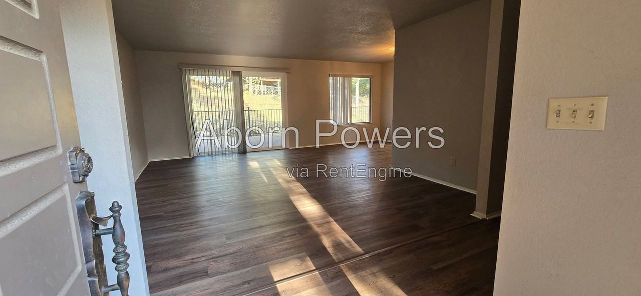 3174 Shawnee Ct - Photo 4 of 22