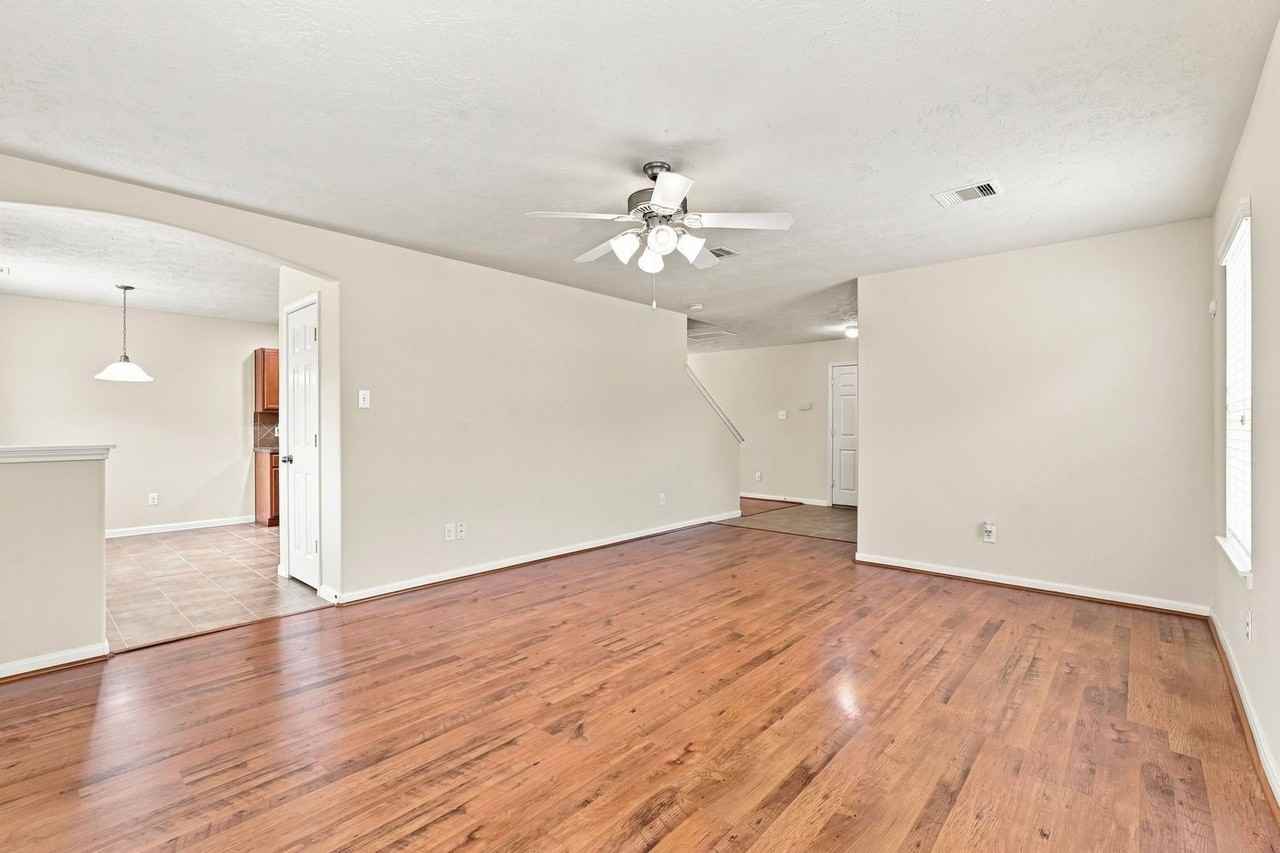 12563 Chiswick Rd - Photo 5 of 24