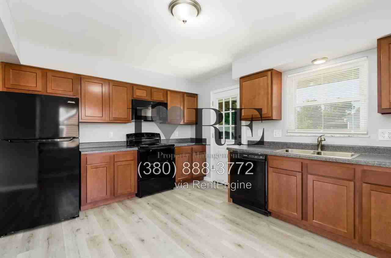 1329 Elaine Rd - Photo 3 of 19
